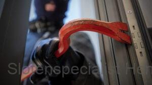 Inbreker forceert deur
